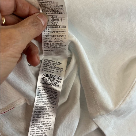 Levi's Women's Graphic Ringer Crop Mini Tee Harper Geo Batwing Bright White S - Picture 6 of 6